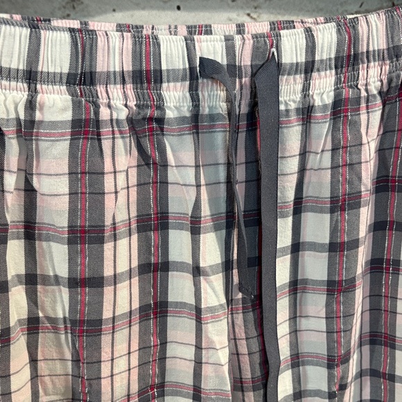 Vintage- Victoria's Secret Wide Leg, Plaid Pajama Pants - Picture 4 of 7